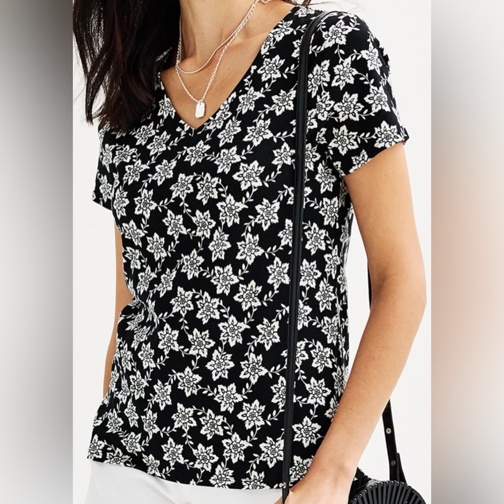 Croft & Barrow Black and White Floral Short Sleeve Top size XL women classic tee